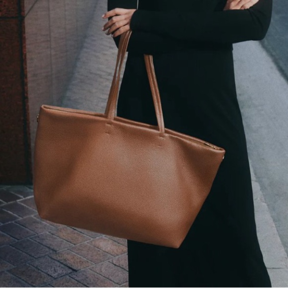 Cuyana Classic Leather Tote — Cognac Brown